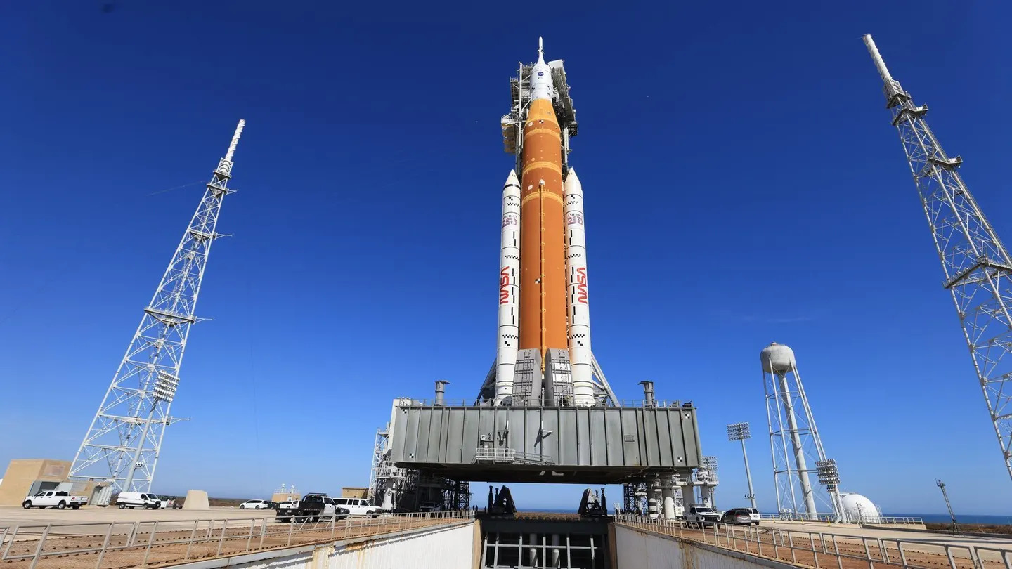 NASA delays first human moon flyby in over 50 years to April