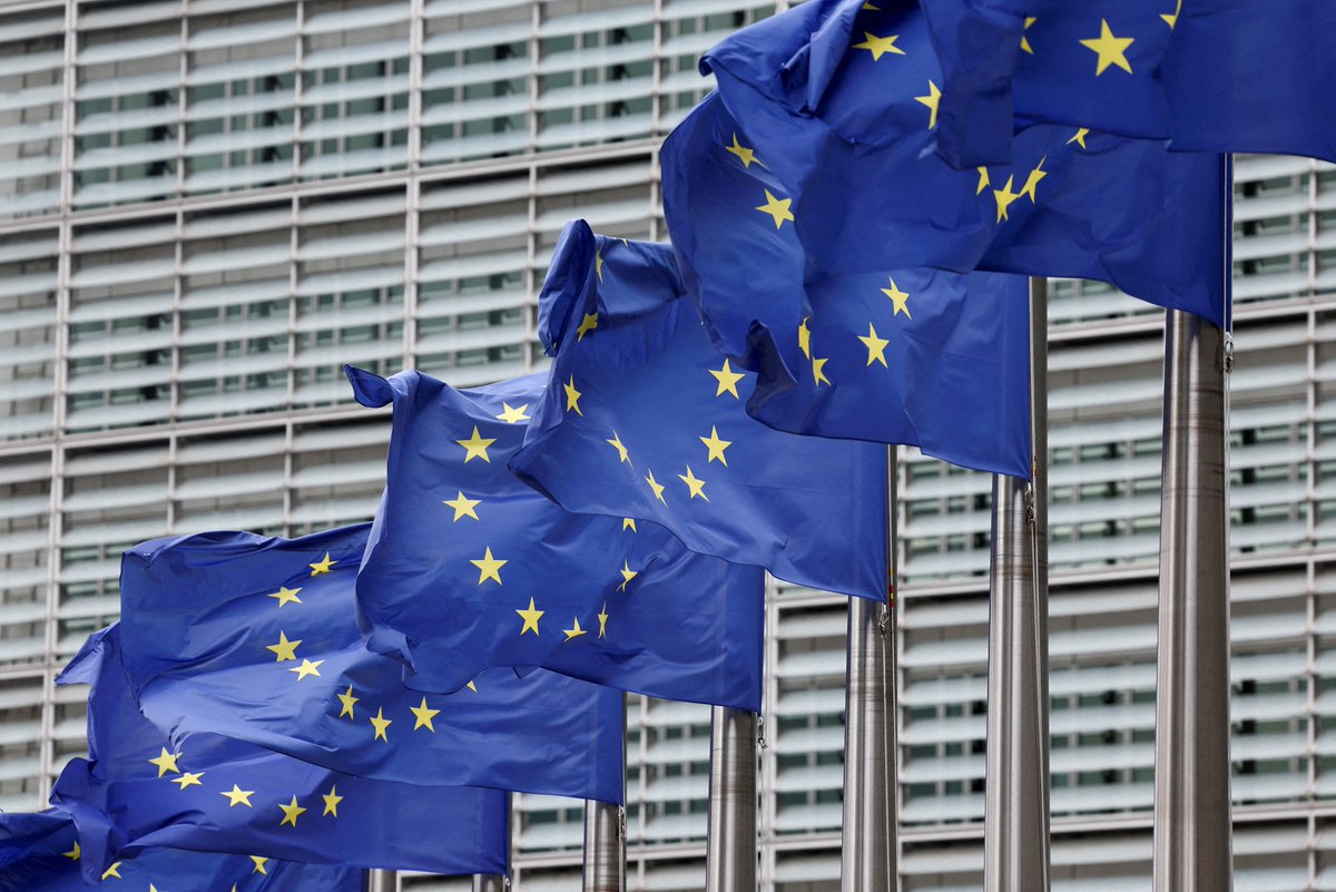 EU extends arms embargo on Zimbabwe