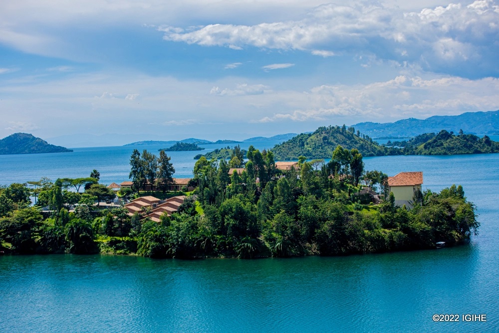 Exploring the quiet beauty and lakeside life of Lake Kivu