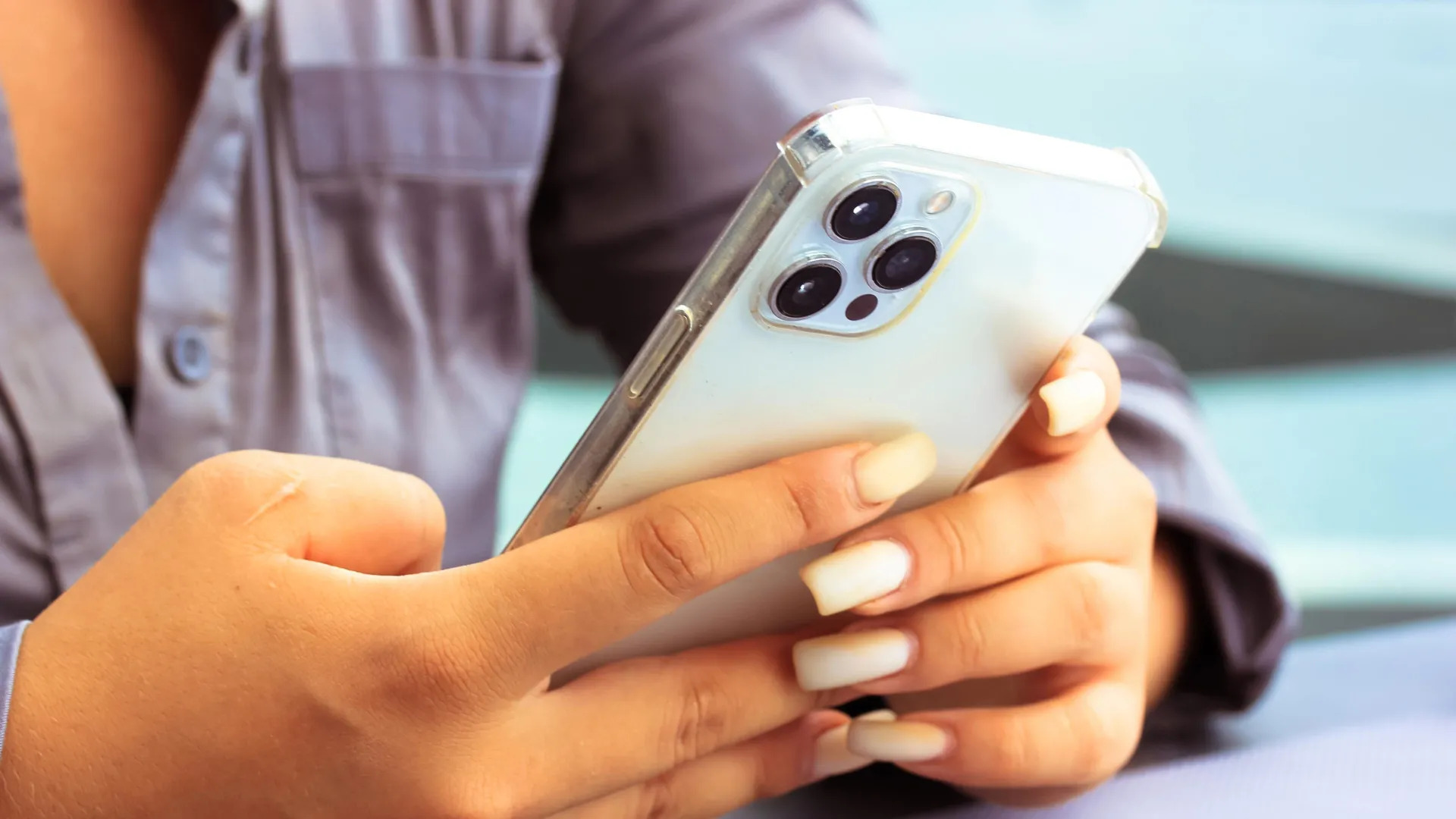 Scientists develop clear nail polish that lets people use touchscreens with long nails