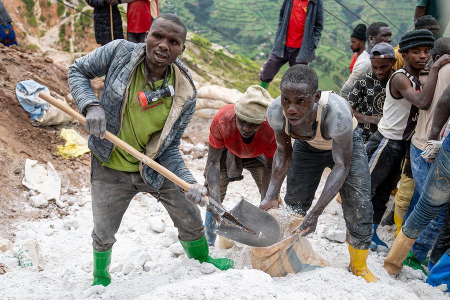 Over 200 killed in mine collapse in DR Congo: official