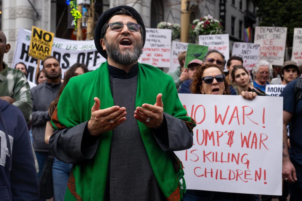 Trump sends mixed messages on when strikes on Iran will end